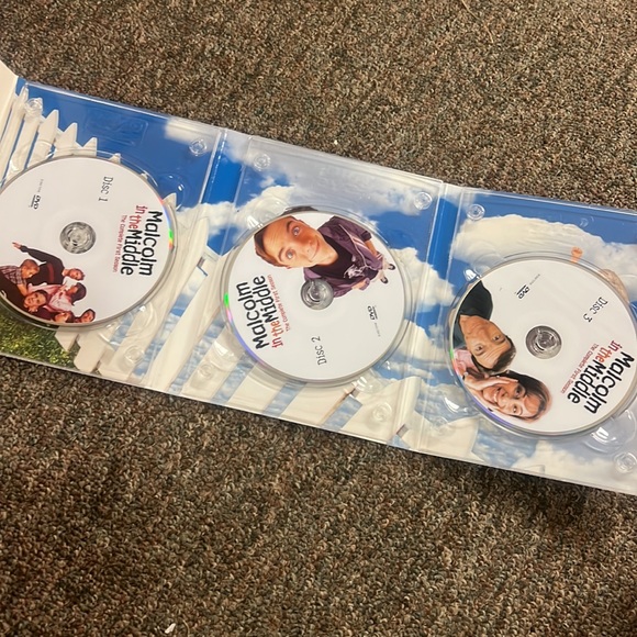 Malcolm in the middle of the complete first season 3 disc dvd set - Picture 2 of 2